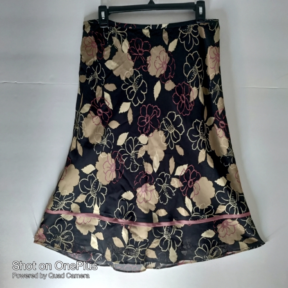 🎁 Ann Taylor Elegant women size 10 skirt, black red tan floral with  lin